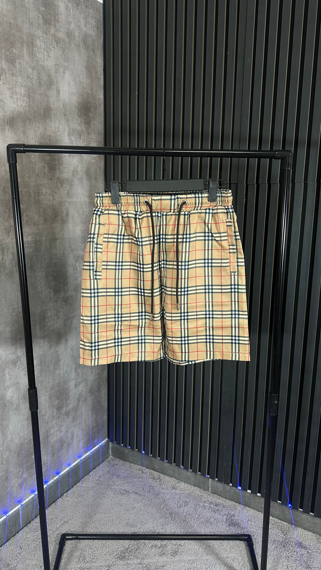 PANTALONES CORTOS BURBERR¥