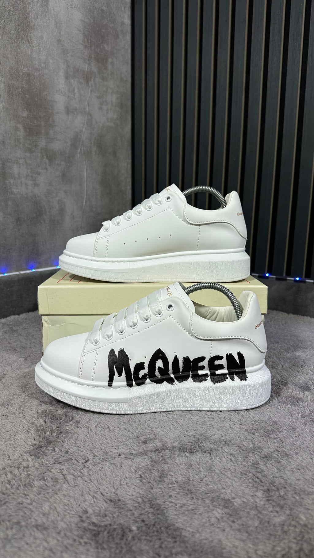 ALEXANDER M€QUEEN