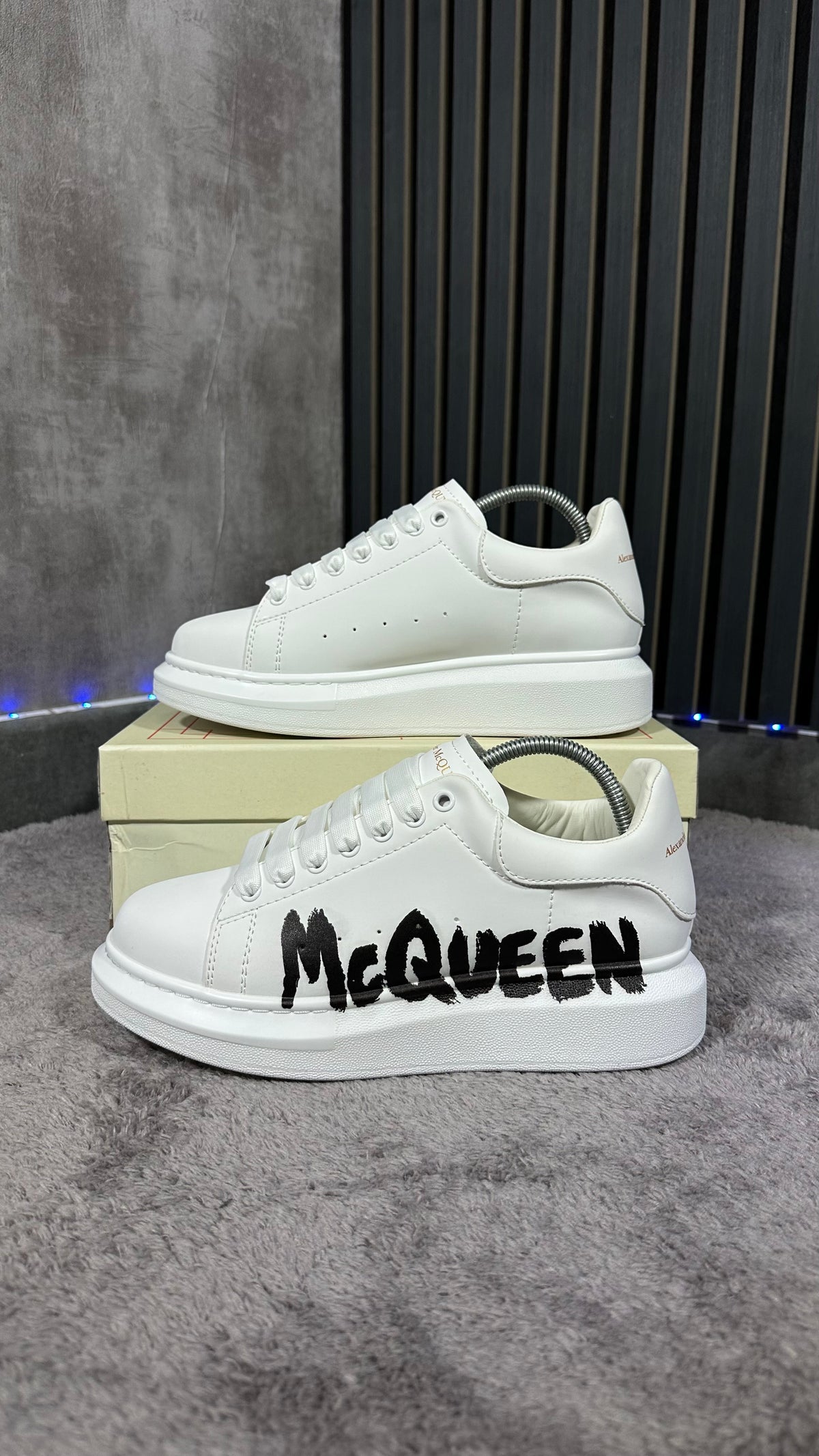 ALEXANDER M€QUEEN