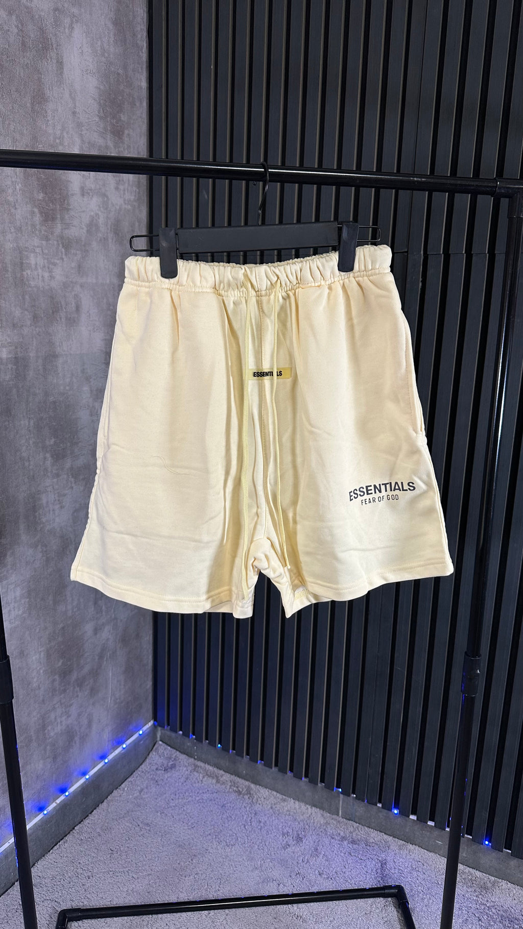 PANTALONES CORTOS ESSENTIAL$