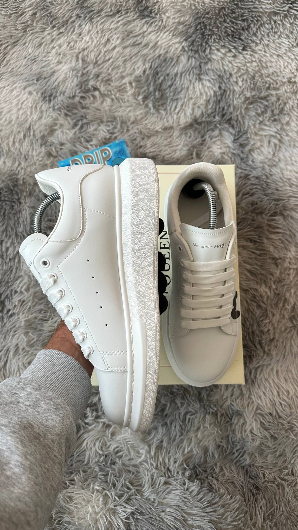 ALEXANDER M€QUEEN