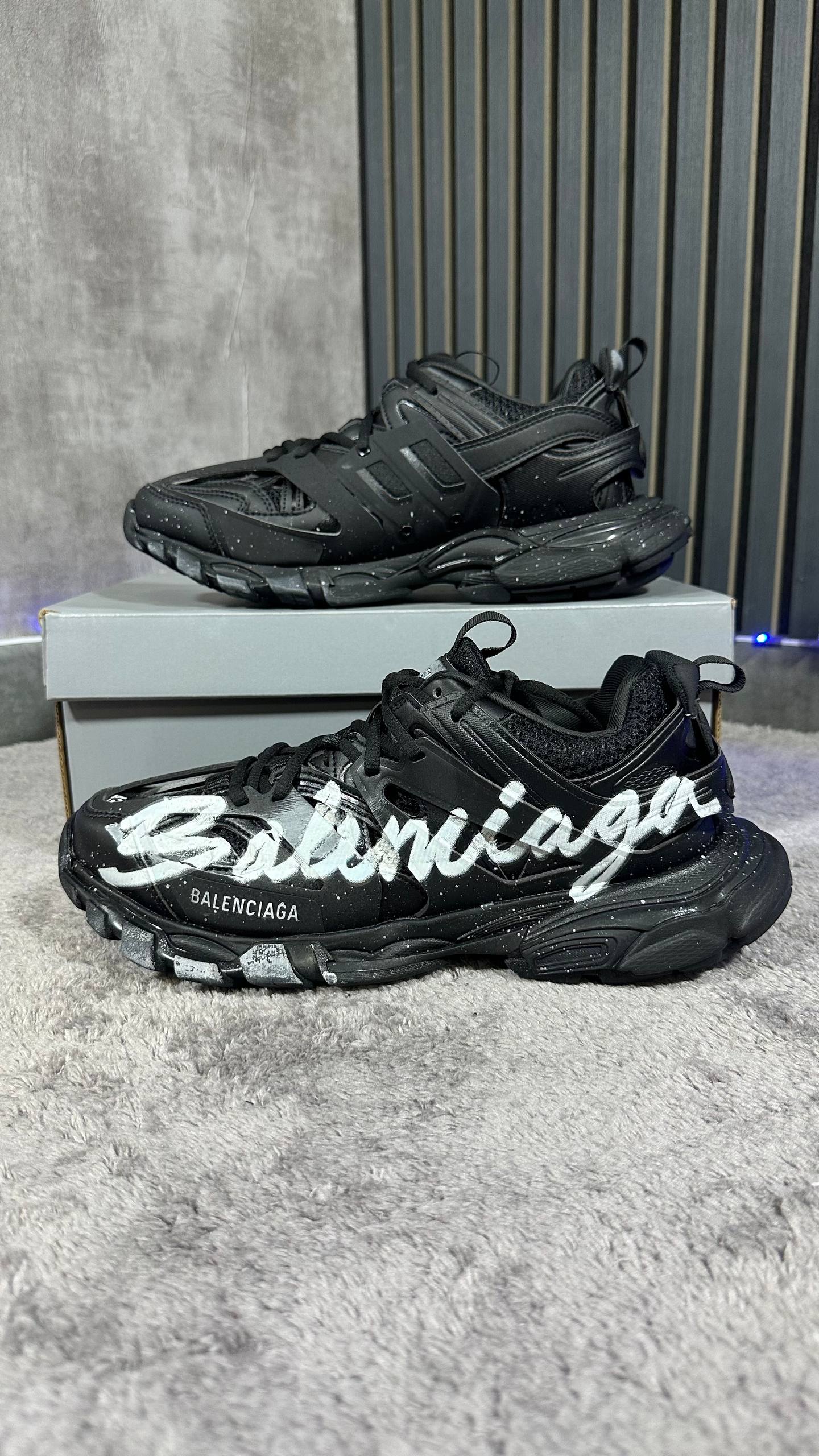 BALENCIAG4 TRACK
