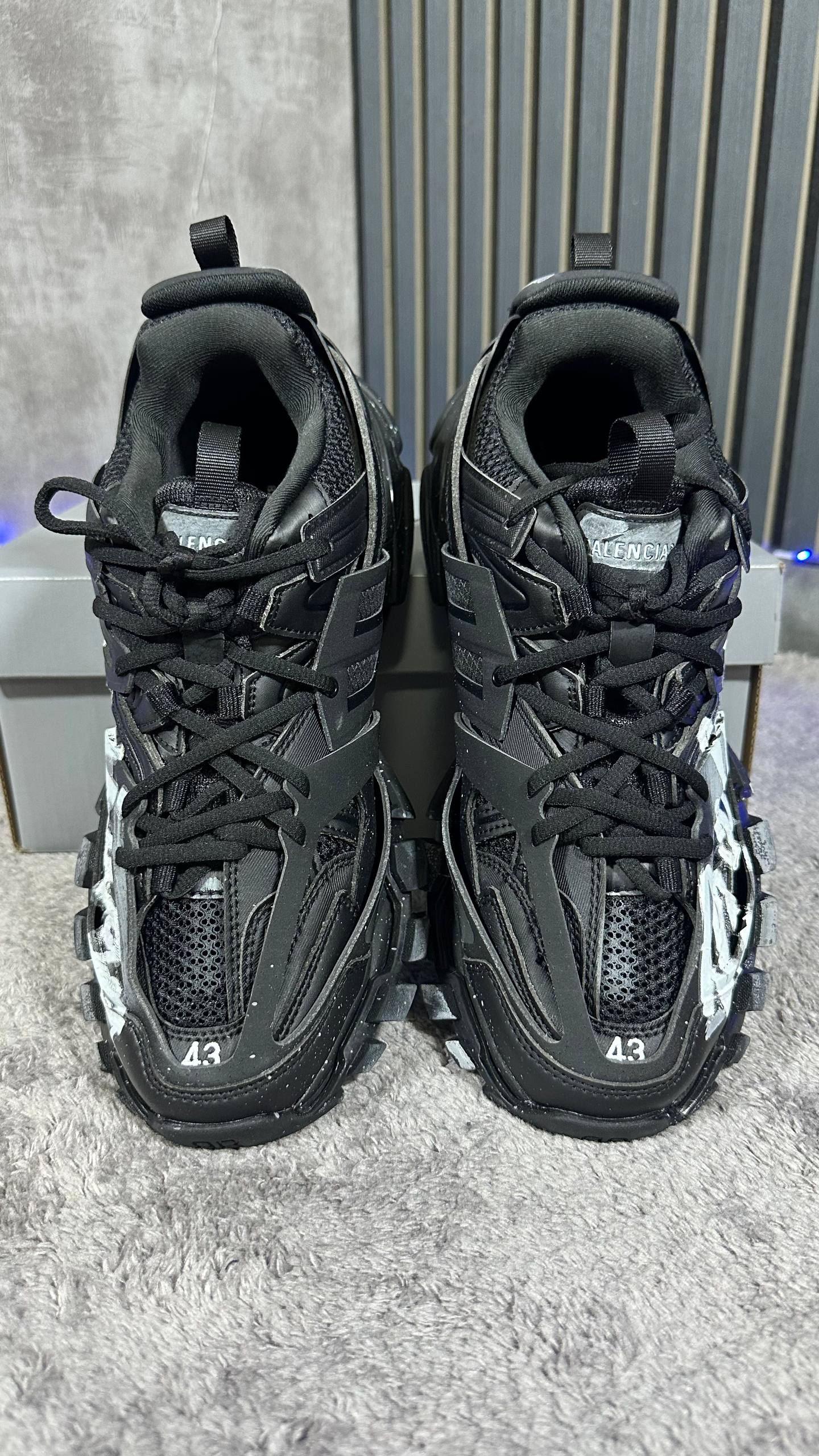 BALENCIAG4 TRACK