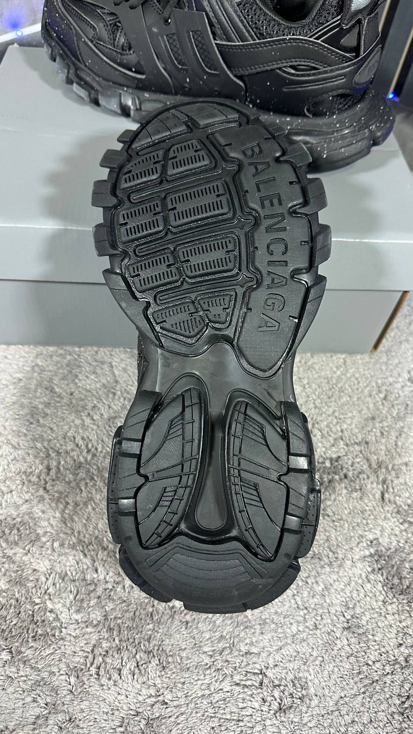 BALENCIAG4 TRACK