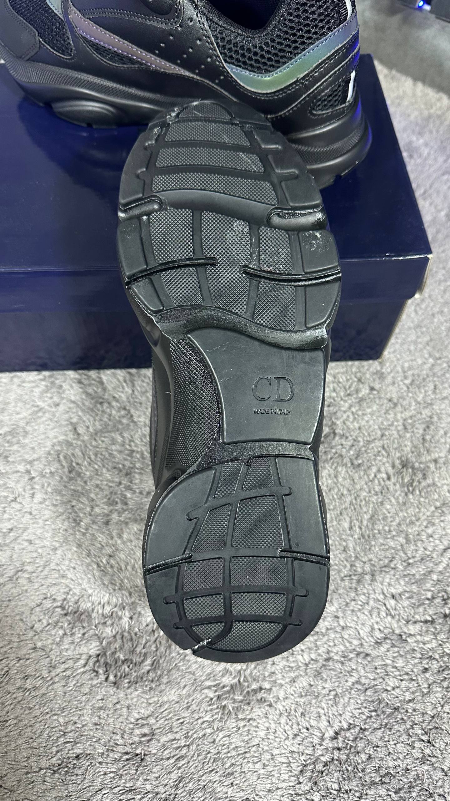 DI0R B22