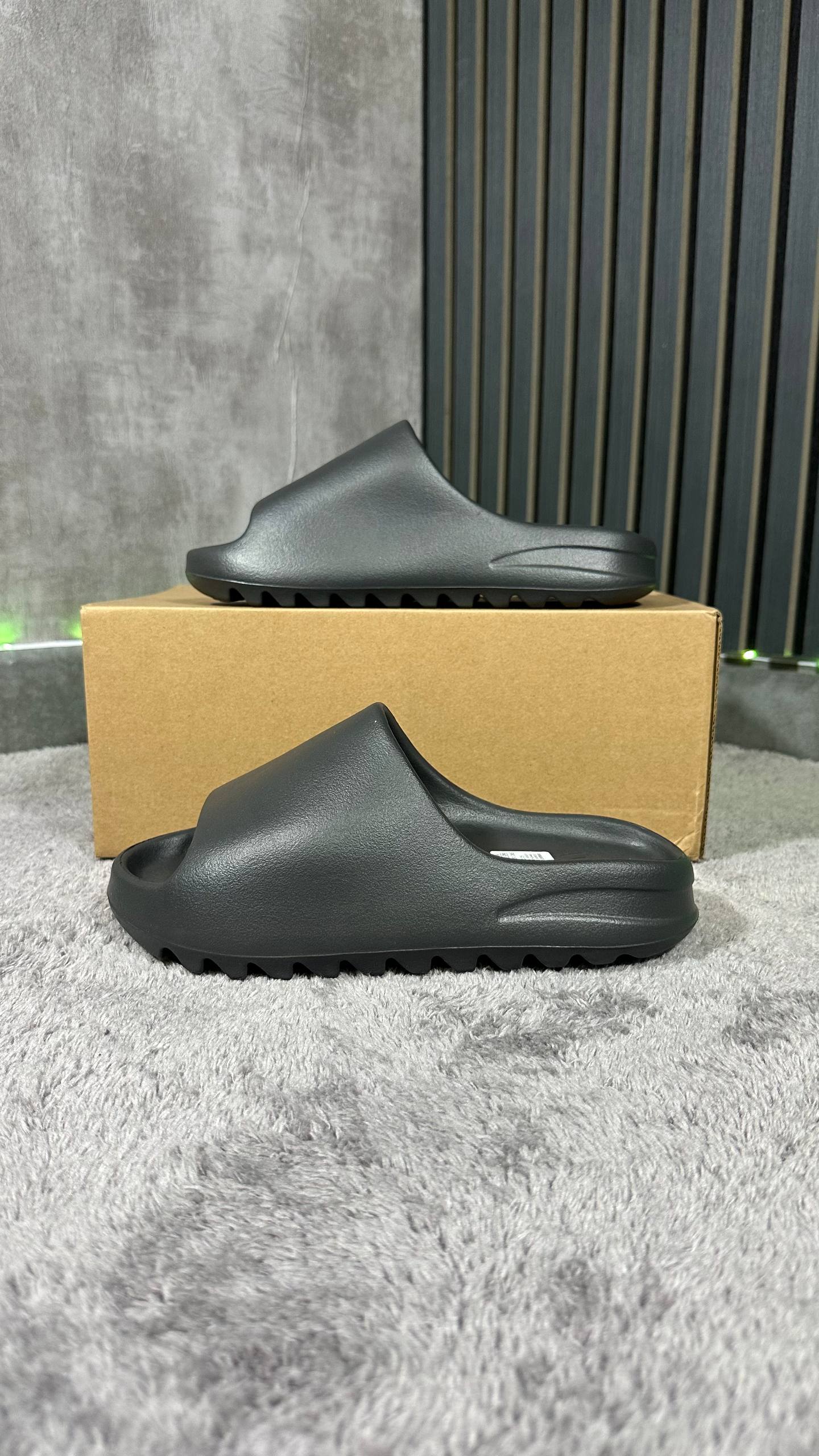 YEEZ¥ SLIDES