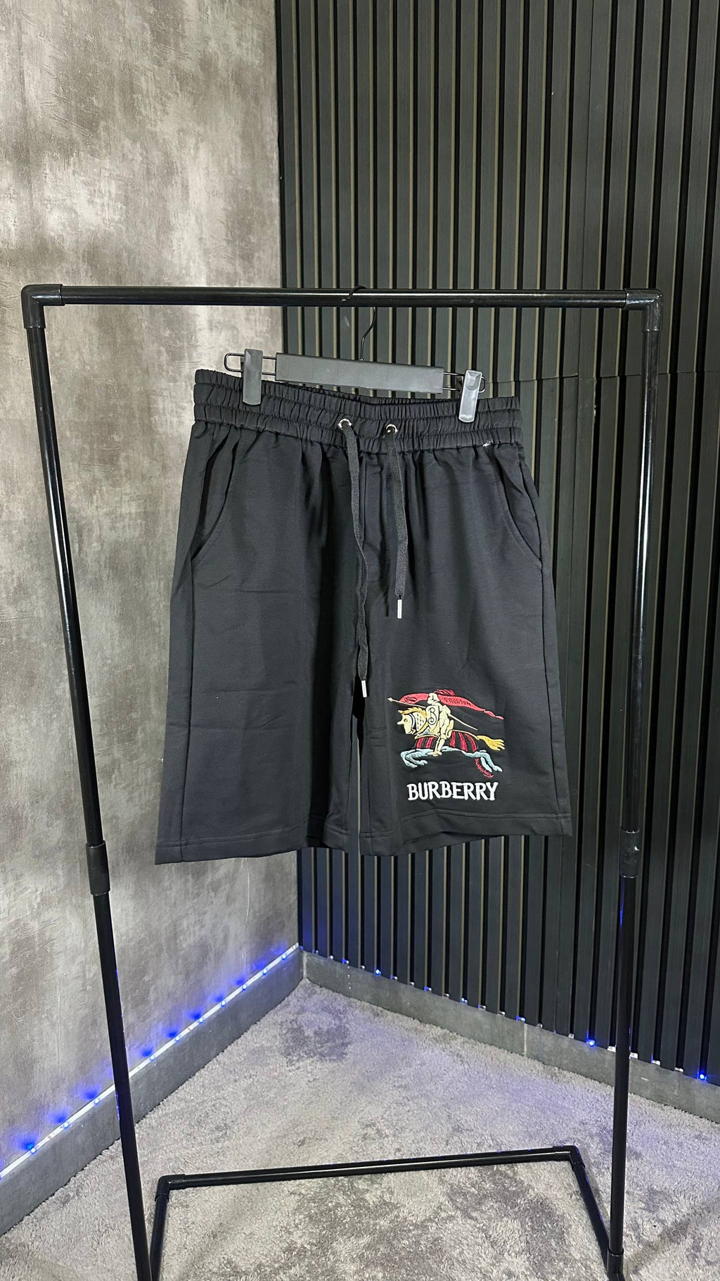 PANTALONES CORTOS BURBERR¥